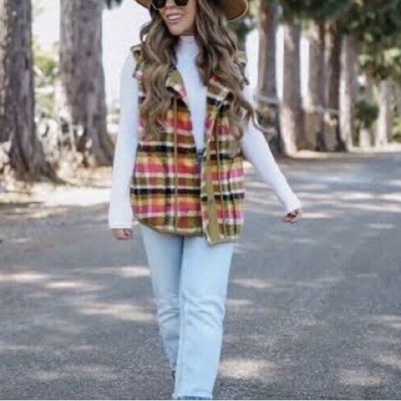 We The Free Wrapped Up Blanket Vest - Picture 1 of 10